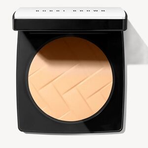 Bobbi Brown Vitamin Enriched Pressed Powder- NEUTRAL SHADE
